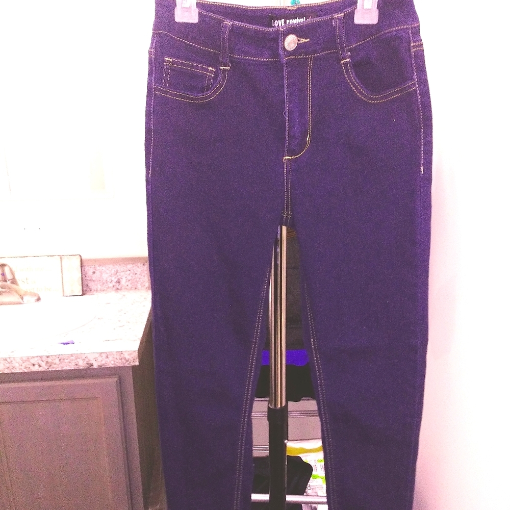 High rise super skinny jeans. Very soft!